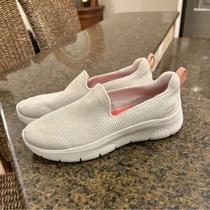 Skechers Women's sparkle Cream and Pink Slip-On Sneakers size 6.5